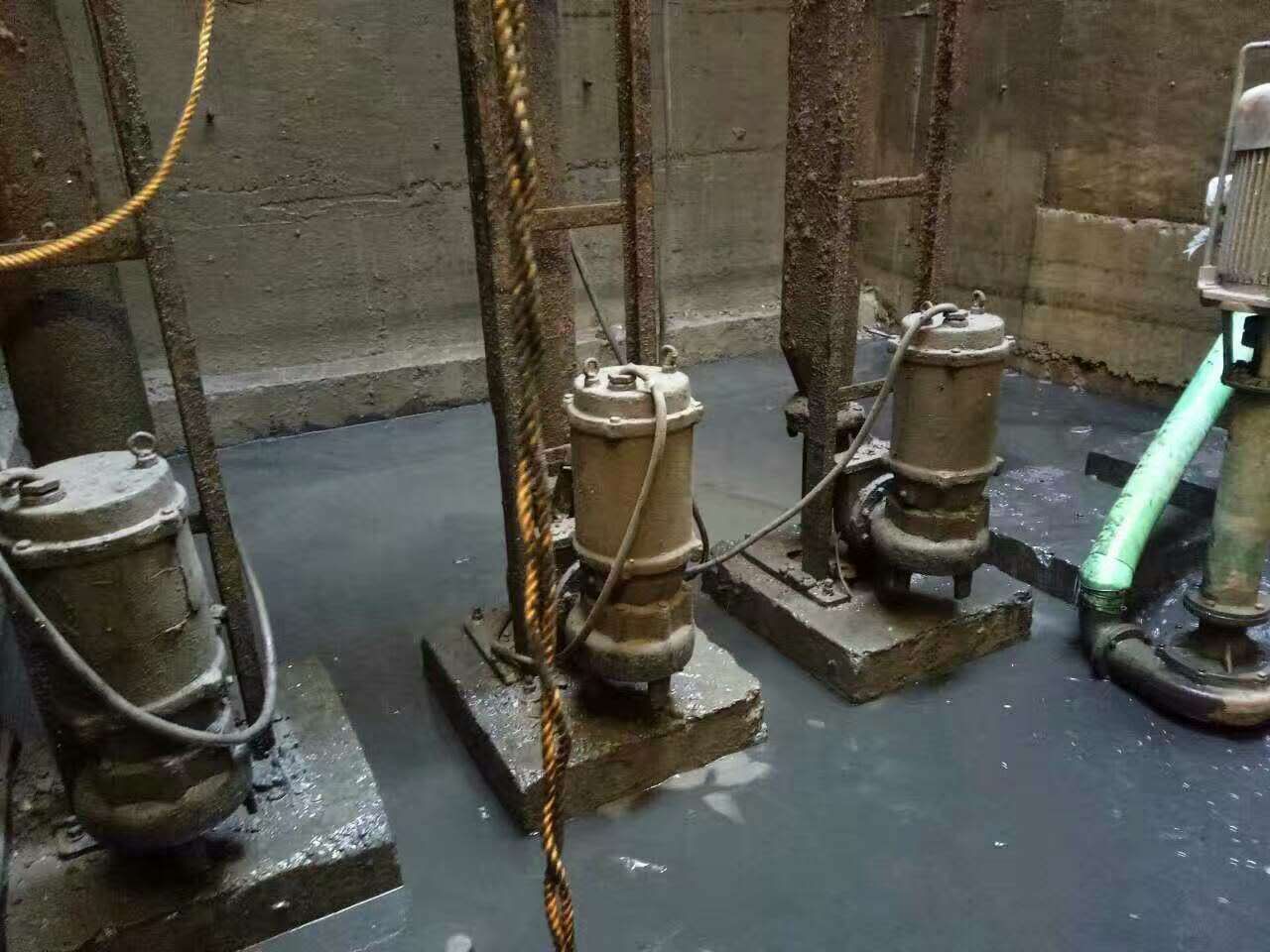 太白污水池清理