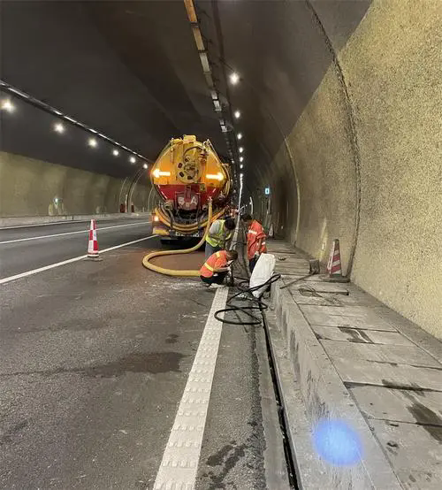 太白隧道排水渠清淤